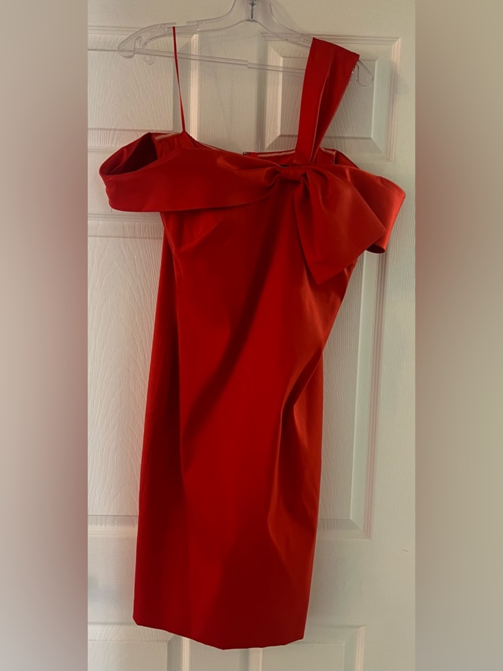 Badgley Mischka One-Shoulder Bow-Accent Cocktail Dress